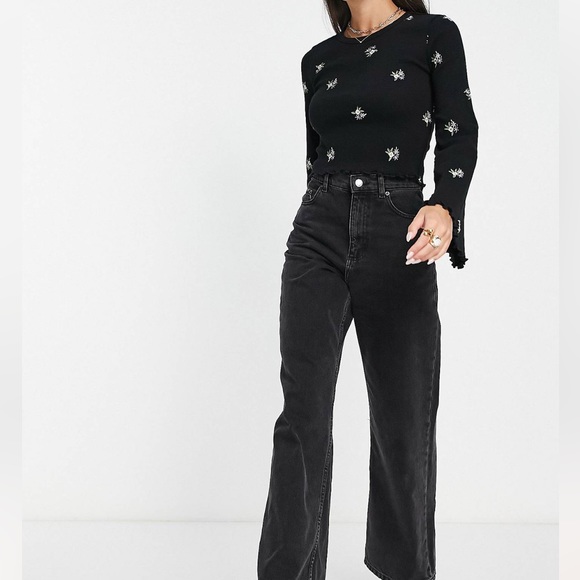 ASOS DESIGN Wide Sleeve Ribbed Floral Embroidery Top - Picture 3 of 3